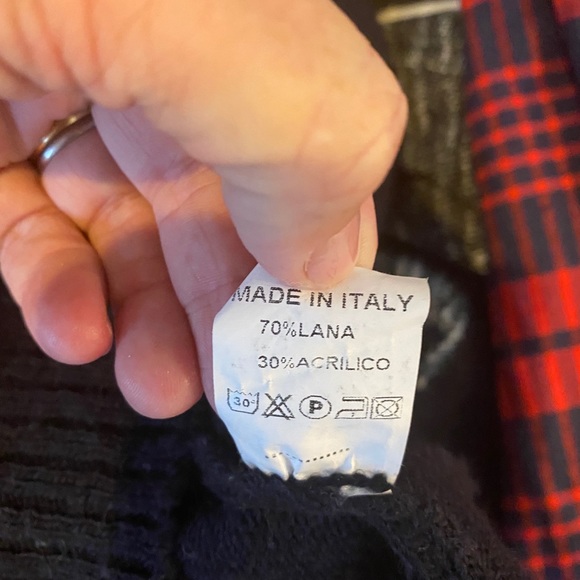 Wool sweater actually a dark blue - Picture 5 of 5